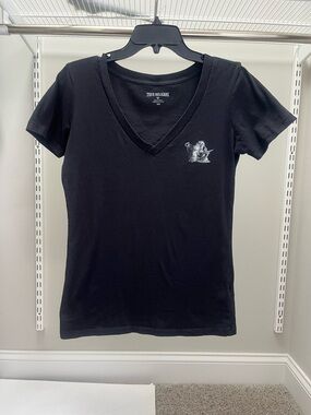 True Religion Black V-Neck Short Sleeve Tee with Graphic Logo NWOT